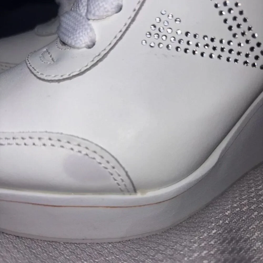 Vintage Y2K 2000’s Volatile Rhinestone Cash White Platform Wedge Sneakers size 7